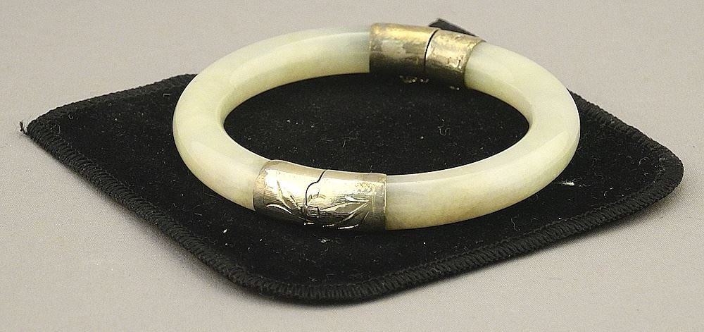 Jade Hinged Bangle, 2 13/16" Diameter.: Jade Hinged Bangle, 2 13/16" Diameter.