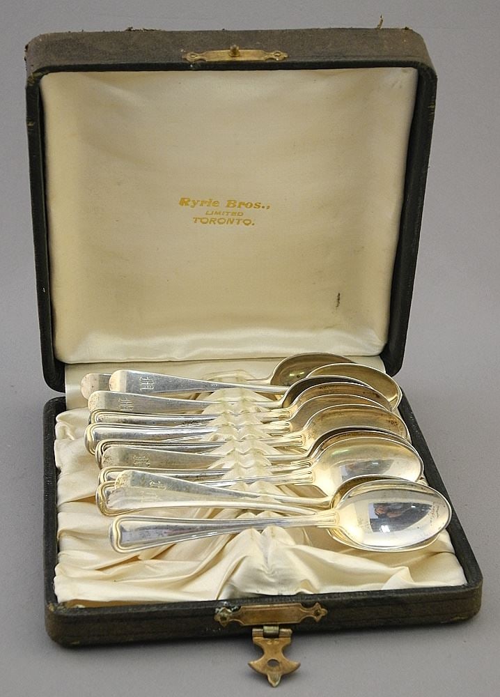 12 Various Sterling (marked & hallmarked) Silver Coffee Spoons with Case, 158g. (1 of 4)