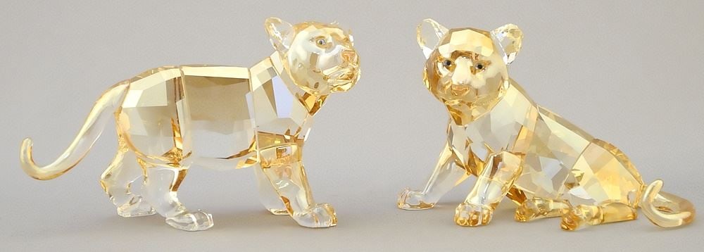 Swarovski Lioness & Cubs, 2 1/2" - 5 1/2"L.: Swarovski Lioness & Cubs, 2 1/2" - 5 1/2"L.