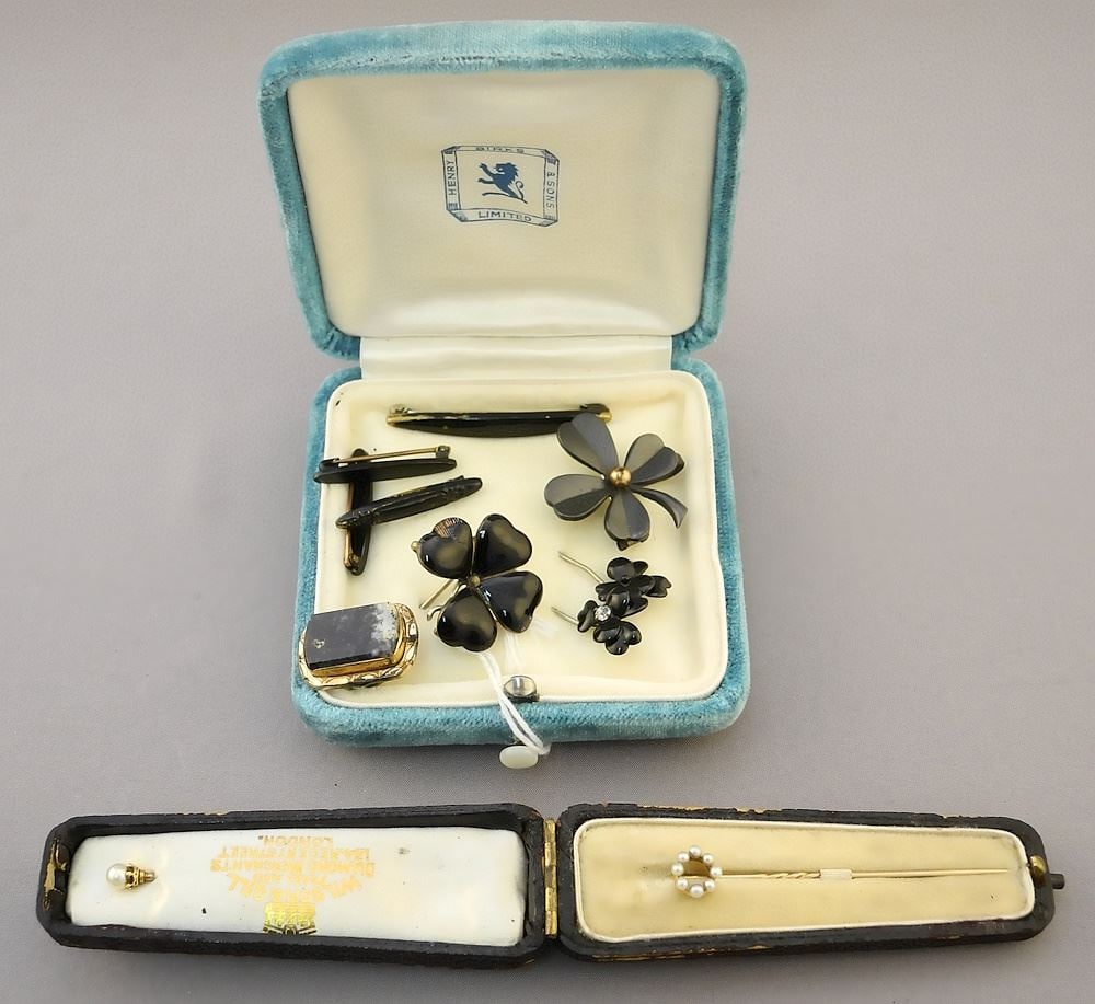 Collection of Antique Jewelry Items: Stick Pins / Clovers / Blue John Button. (1 of 2)