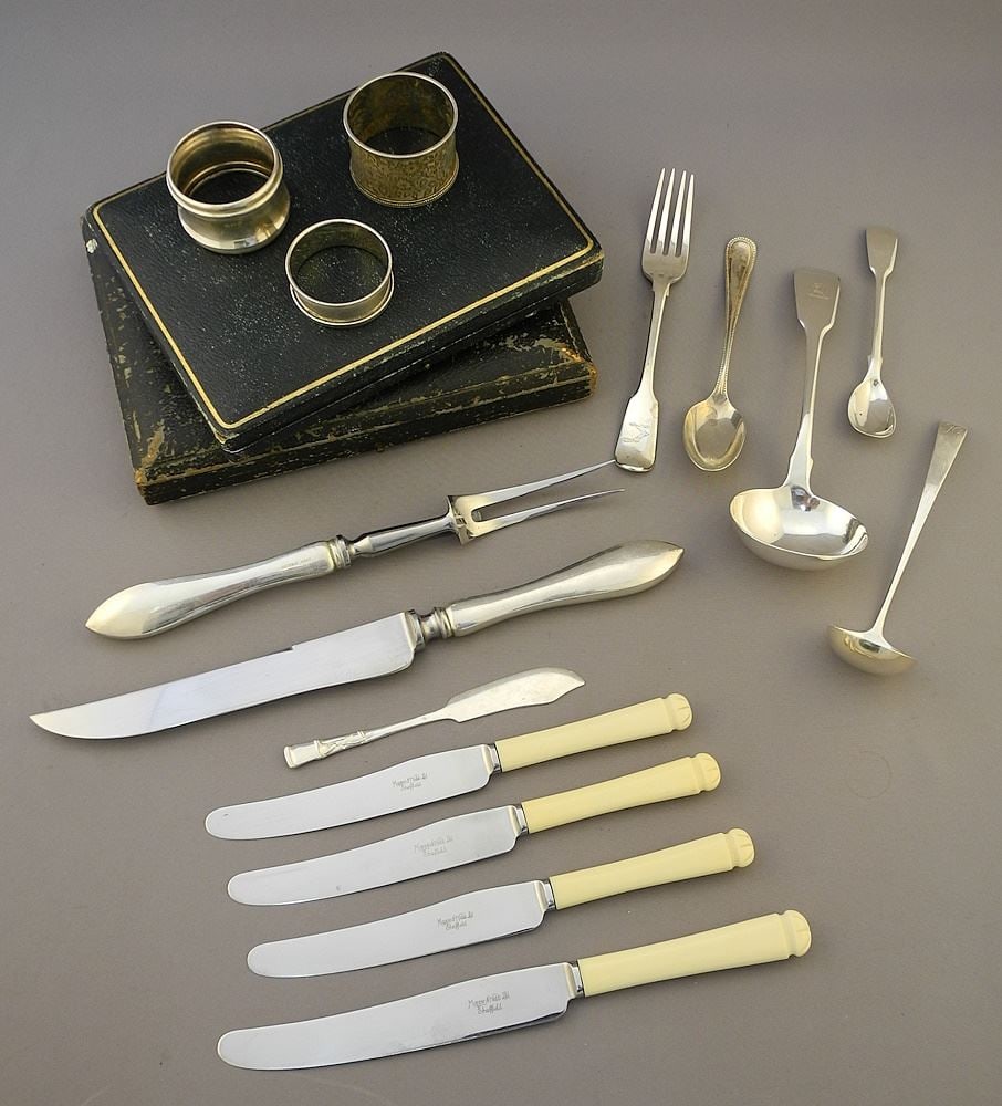 Collection of Sterling Silver & Other Cutlery Items, Solids 233g.: Collection of Sterling Silver & Other Cutlery Items, Solids 233g.