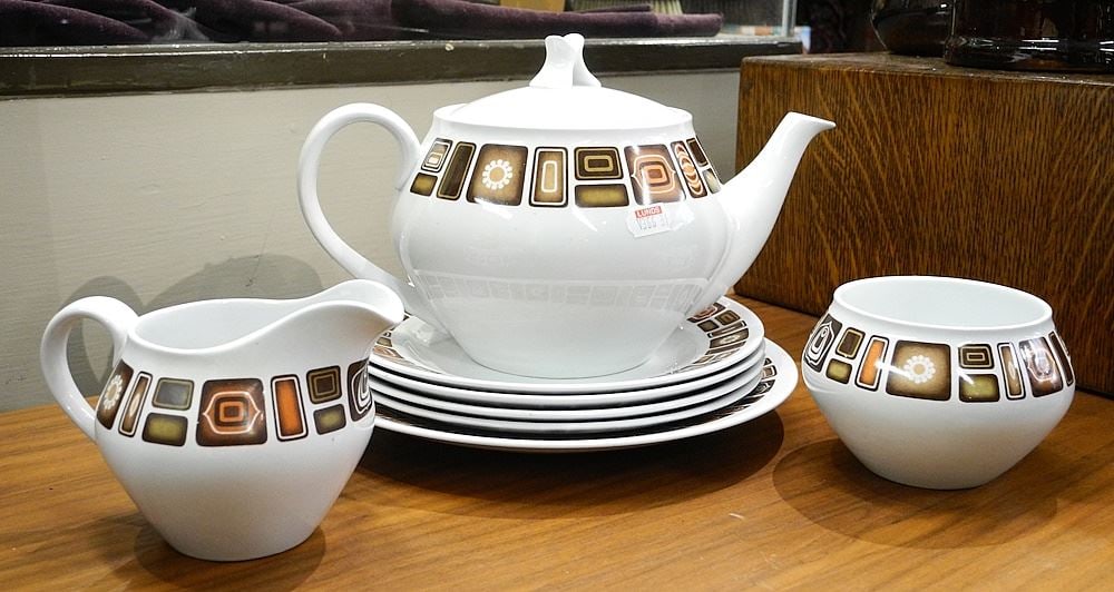Part Set of Copeland Spode Tea Set. (1 of 3)