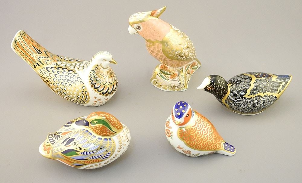 5 Royal Crown Derby Imari Paper Weights: Various Birds. (1 of 1)