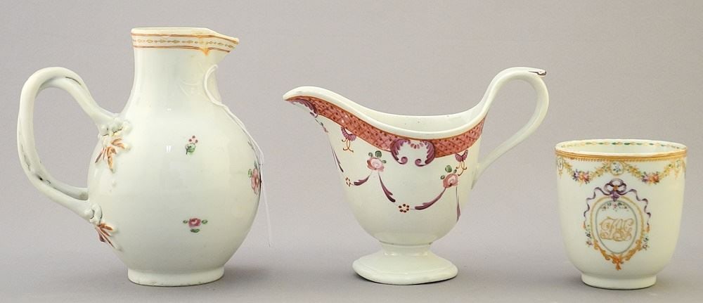 2 Chinese Export Porcelain Cream Jugs & Cup (no handle), 2 1/2" - 4 7/8"h. (1 of 7)