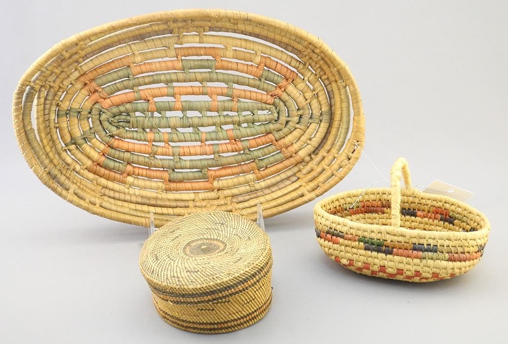 3 Basketry Items: Nuu-Chah-Nulth Trinket (3 3/4" Diam.) & 2 Open Baskets.: 3 Basketry Items: Nuu-Chah-Nulth Trinket (3 3/4" Diam.) & 2 Open Baskets.