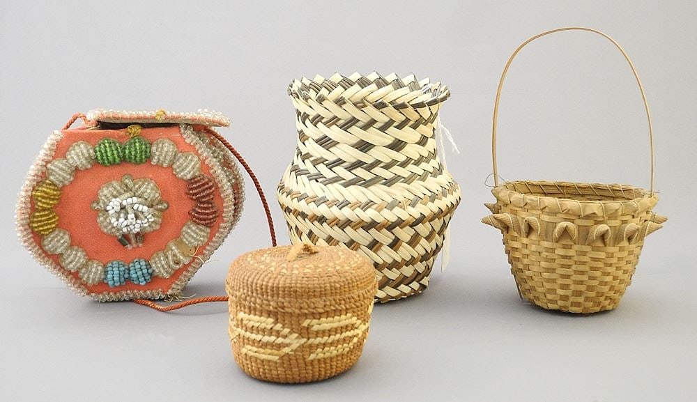 Collection of 3 Small Indigenous Baskets & Beaded "Box". (1 of 3)