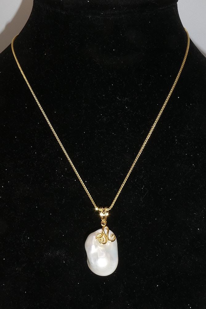 Japanese Baroque Pearl Pendant & Burmese Icy Green Jadeite Pendant. (1 of 4)