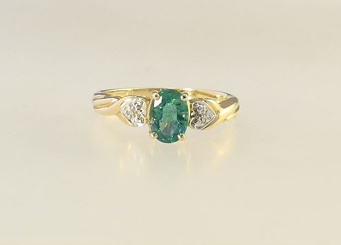 14K (marked) Yellow Gold Zambian Emerald & Diamond Ring, Size 7, 2.03g.: 14K (marked) Yellow Gold Zambian Emerald & Diamond Ring, Size 7, 2.03g.