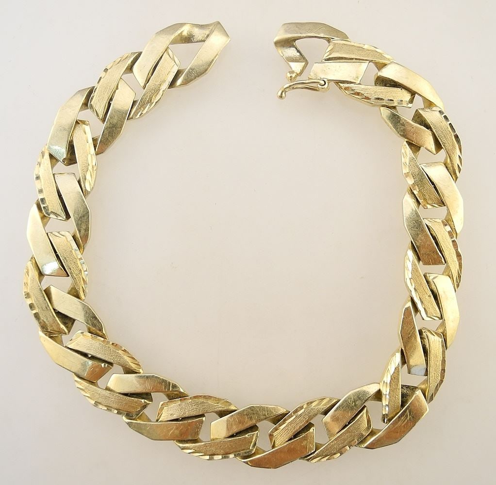 10K (Marked) Yellow Gold Flat Link Bracelet, 8 7/8" Long, 36.2 Grams.: 10K (Marked) Yellow Gold Flat Link Bracelet, 8 7/8" Long, 36.2 Grams.