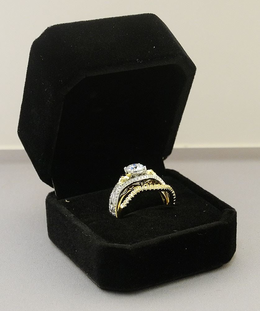 1ct Moissanite 2 Tone Ring Set, Size 7, Mounted in Sterling Silver with White Gold Overlay.: 1ct Moissanite 2 Tone Ring Set, Size 7, Mounted in Sterling Silver with White Gold Overlay.