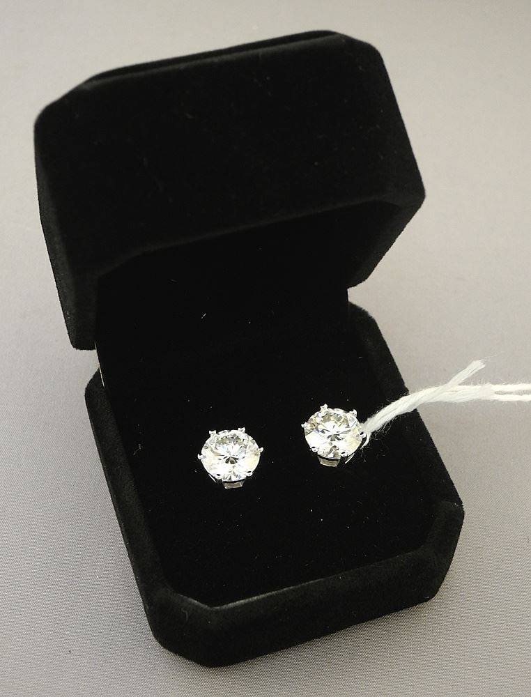 Sterling Silver 3ct Moissanite Earrings.: Sterling Silver 3ct Moissanite Earrings.