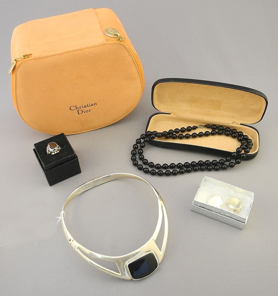 Collection of Silver Jewelry Items (123g) & Onyx Necklace with Box.: Collection of Silver Jewelry Items (123g) & Onyx Necklace with Box.