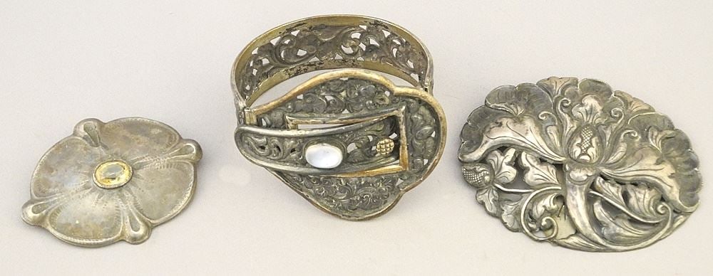 3 Silver Tone Metal Brooches & Bracelet. (1 of 2)