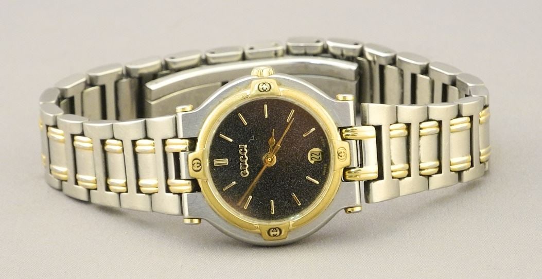 Gucci Lady's Wristwatch: 9000L / 0327581. (1 of 3)