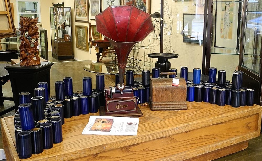 Edison Gem Phonograph with Fireside Horn & Cylinders. (1 of 5)