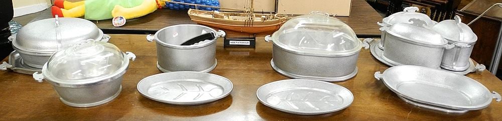 Collection of Vintage Guardian Aluminum Cookware, 23 Pieces. (1 of 3)