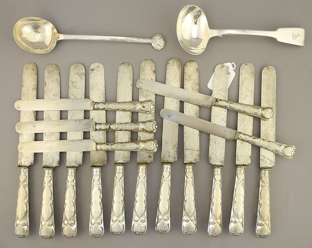 16 Silver Handled Knives (2 sizes) / Hallmarked Ladle / Chinese Silver Spoon. (1 of 2)