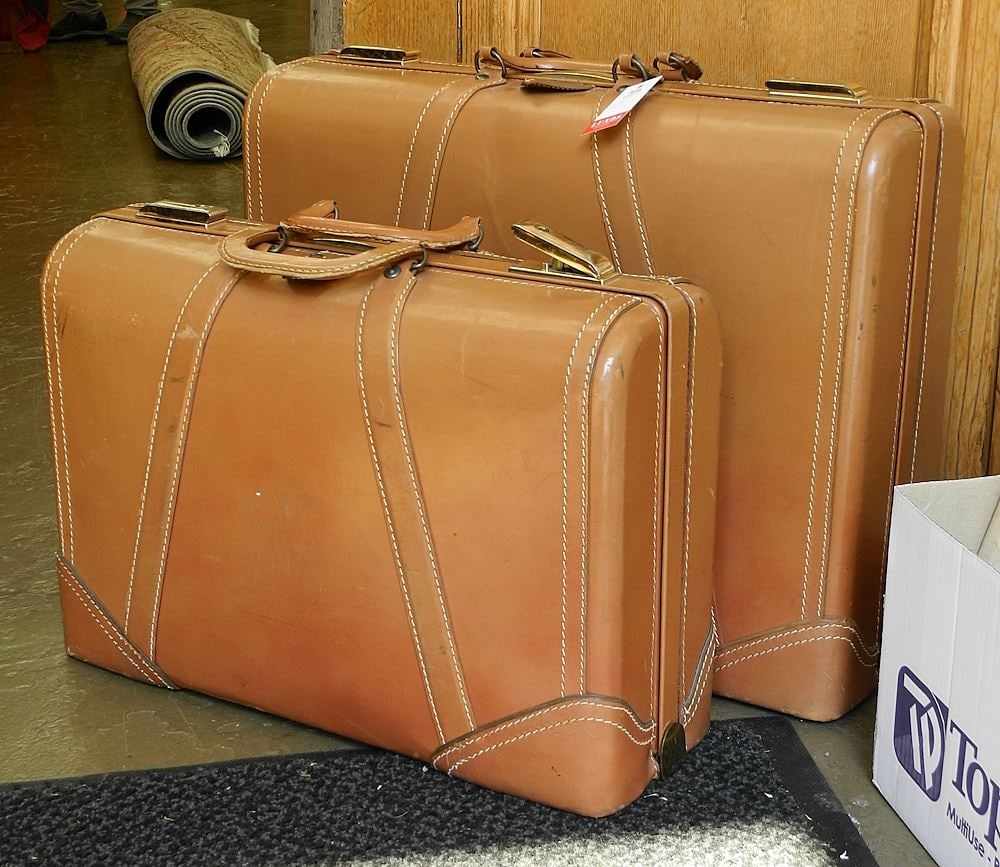 2 Vintage "Travelite by Carson" Hard Sided Suitcases, 21" & 24"w.: 2 Vintage "Travelite by Carson" Hard Sided Suitcases, 21" & 24"w.