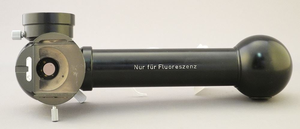 Carl Zeiss H-PL Fluorescent Microscope, Serial No. 4663697.: Carl Zeiss H-PL Fluorescent Microscope, Serial No. 4663697.