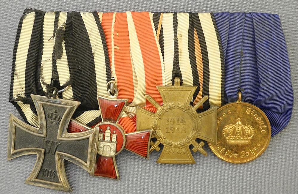 Imperial German Medal Bar: Iron Cross / Hamburg / Service Cross / Crown Service. (1 of 2)
