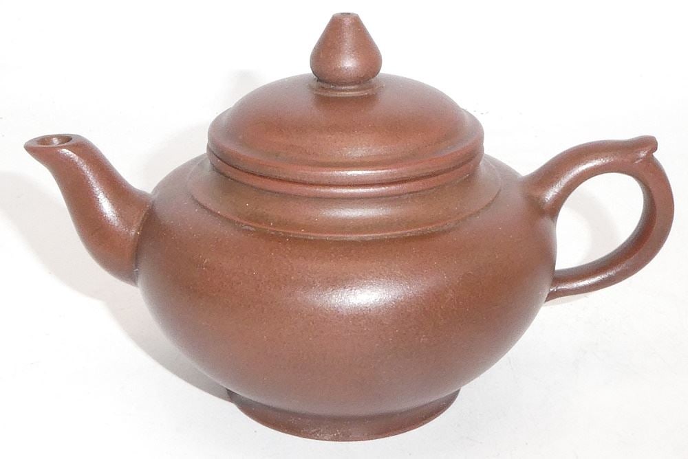 2 Purple Clay Teapots, Stamped Ku Ching-Chou (1915-1996), Largest 6 3/4"L x 3 1/2".: 2 Purple Clay Teapots, Stamped Ku Ching-Chou (1915-1996), Largest 6 3/4"L x 3 1/2".