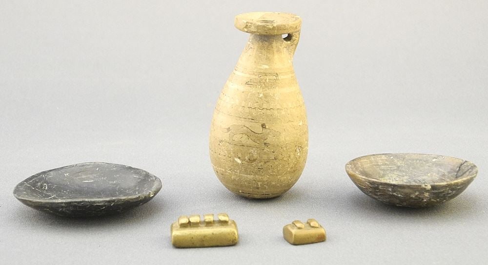 Greek Terracotta Bottle (2 1/2"h) / Mexican Blackware (1 3/4" & 2") / 2 Ashanti Weights, 1/2" & (1 of 4)