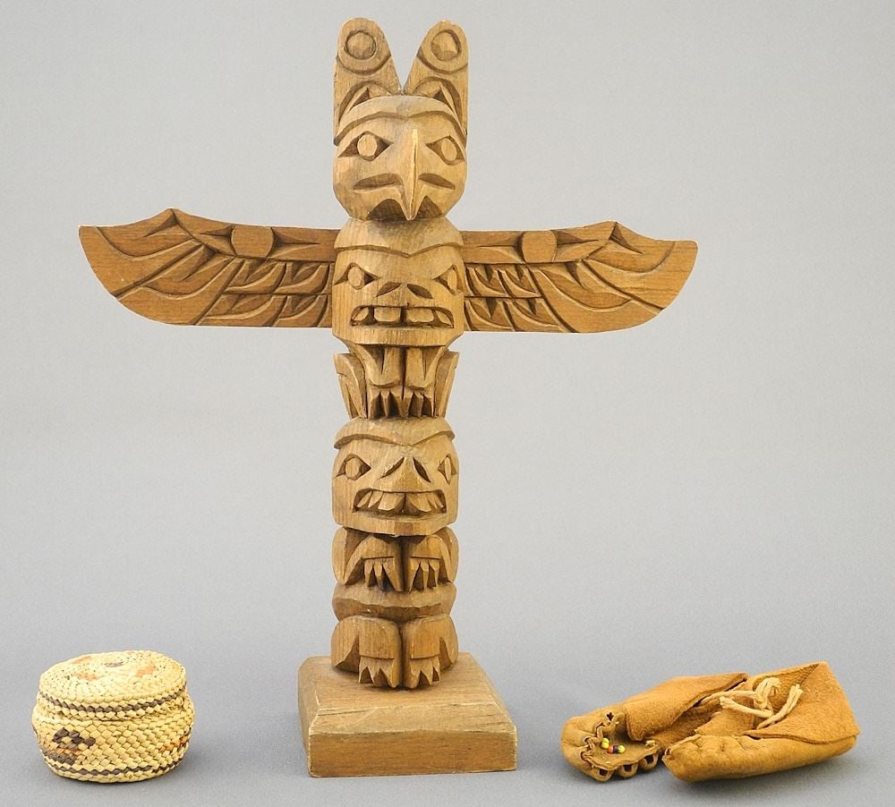 Nuu-Chah-Nulth Model Totem Pole & Trinket Basket with Moccasins.: Nuu-Chah-Nulth Model Totem Pole & Trinket Basket with Moccasins.