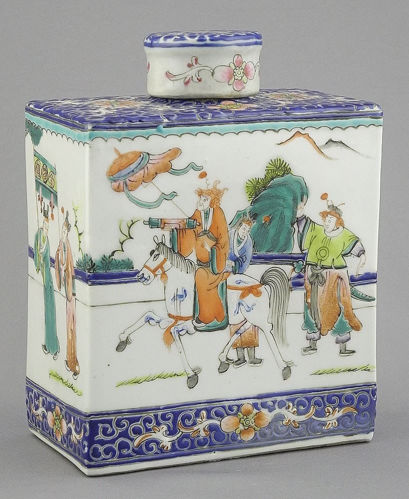 19th C. Chinese Famille Rose Porcelain Tea Caddy, 6" x 4 5/8" x 2 5/8".: 19th C. Chinese Famille Rose Porcelain Tea Caddy, 6" x 4 5/8" x 2 5/8".