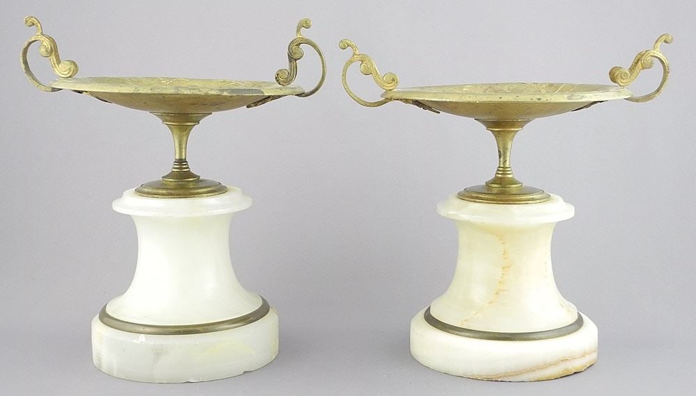 Pair of Mid 19th C. Onyx & Bronze Tazzas, 7 1/2" x 7 5/8" x 5 7/8".: Pair of Mid 19th C. Onyx & Bronze Tazzas, 7 1/2" x 7 5/8" x 5 7/8".