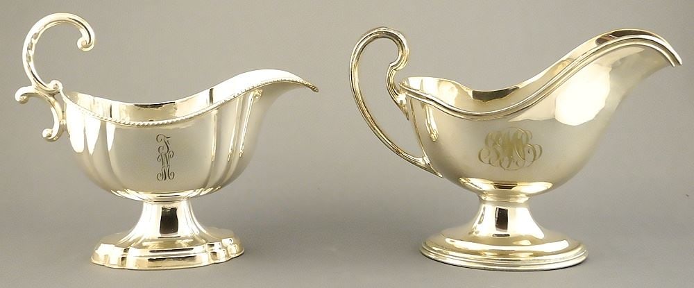 Two English Silver Plated Covered Gravy Jugs. (1 of 6)