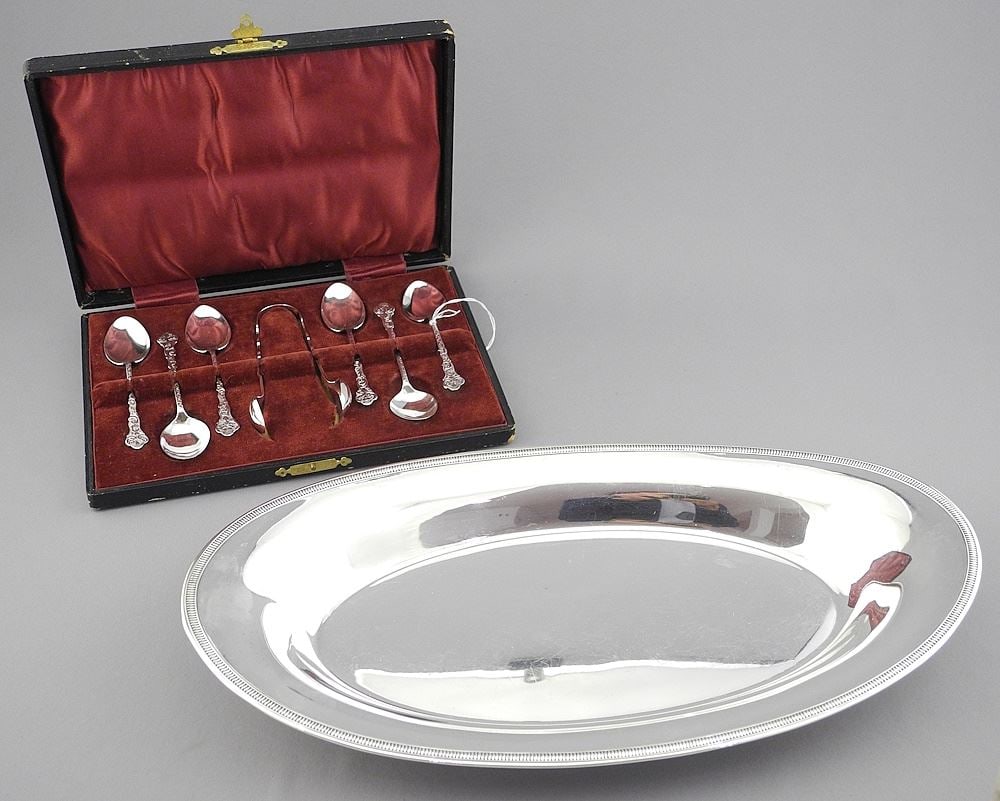 Sterling Silver Bread Dish & Cased Set of Hallmarked Silver Coffee Spoons. (1 of 3)