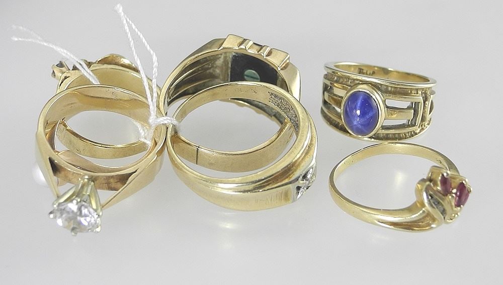 Six 10K Yellow Gold Rings/ One 9ct Pearl Ring, TW 29.12g. (1 of 3)