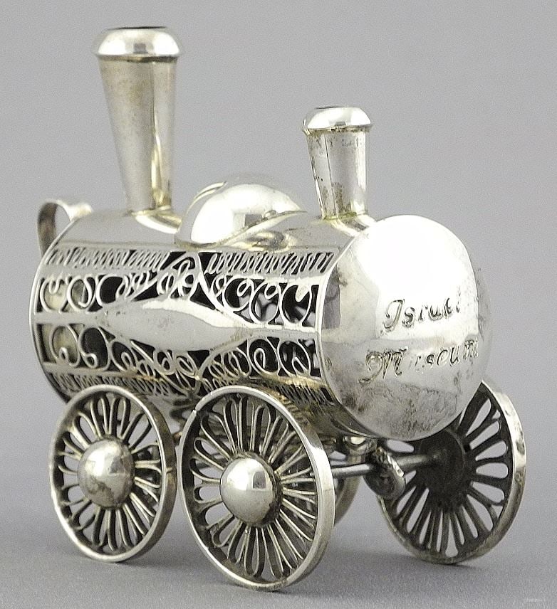 Old Judaica Silver Train-Shaped Besamim Holder Marked 'Israel Museum', 35.5g , 2 5/8"L. (1 of 5)