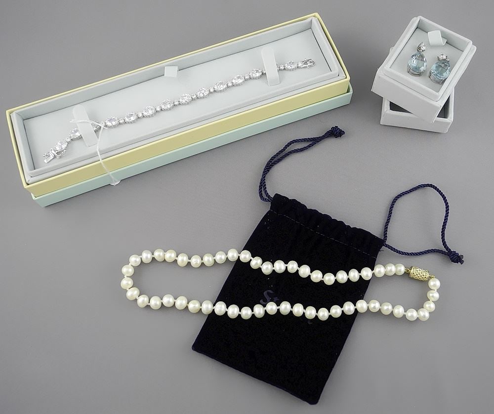 Stauer Pearl Necklace (16"L)/CZ Bracelet (7 1/2"L)/Topaz Earrings with Pouch & Boxes.: Stauer Pearl Necklace (16"L)/CZ Bracelet (7 1/2"L)/Topaz Earrings with Pouch & Boxes.