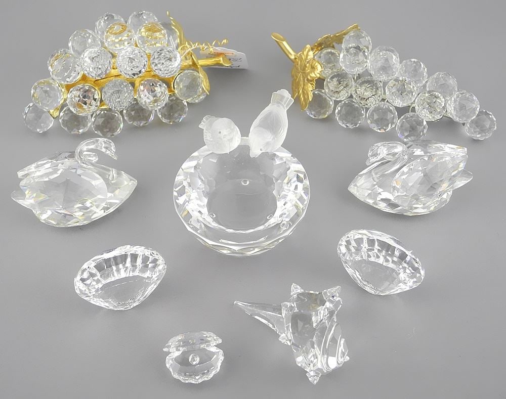 Collection of Swarovski Crystal Ornaments & Unsigned Grapes.: Collection of Swarovski Crystal Ornaments & Unsigned Grapes.
