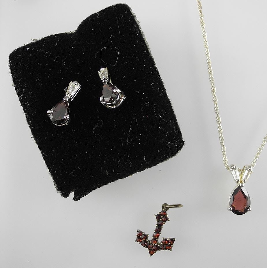 Collection of Garnet & Silver Tone Jewelry, 4 Pieces with box, 5g.: Collection of Garnet & Silver Tone Jewelry, 4 Pieces with box, 5g.