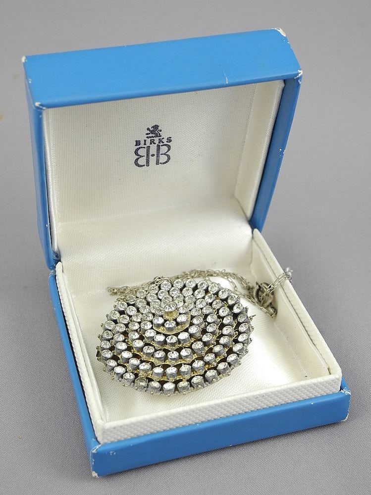 French Paste Sterling Pendant on Silver Chain with Box, 18"L, 11.4g.: French Paste Sterling Pendant on Silver Chain with Box, 18"L, 11.4g.