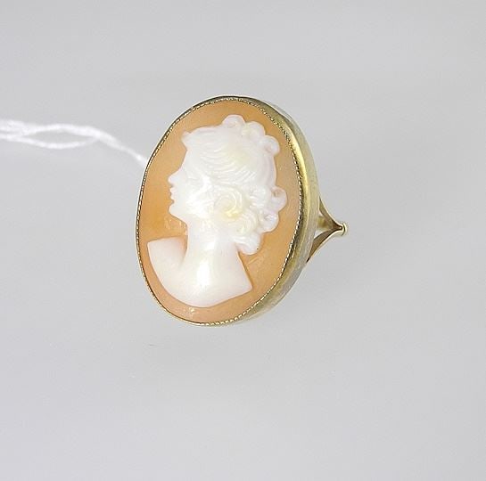 9ct Hallmarked Rose Gold Cameo Ring, Size 5, 3.8g. (1 of 2)