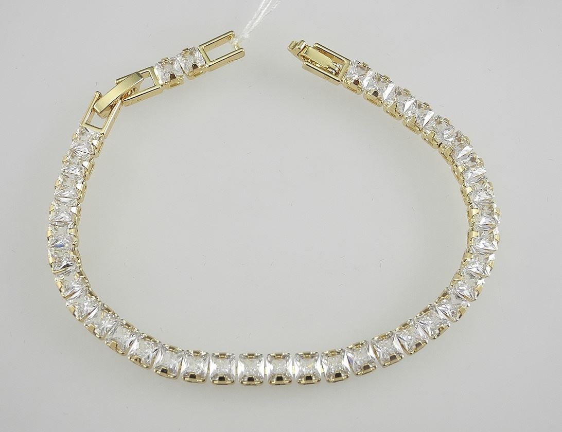 18K Gold Plated Princess Cut Tennis Bracelet, 7" - 8"L.: 18K Gold Plated Princess Cut Tennis Bracelet, 7" - 8"L.