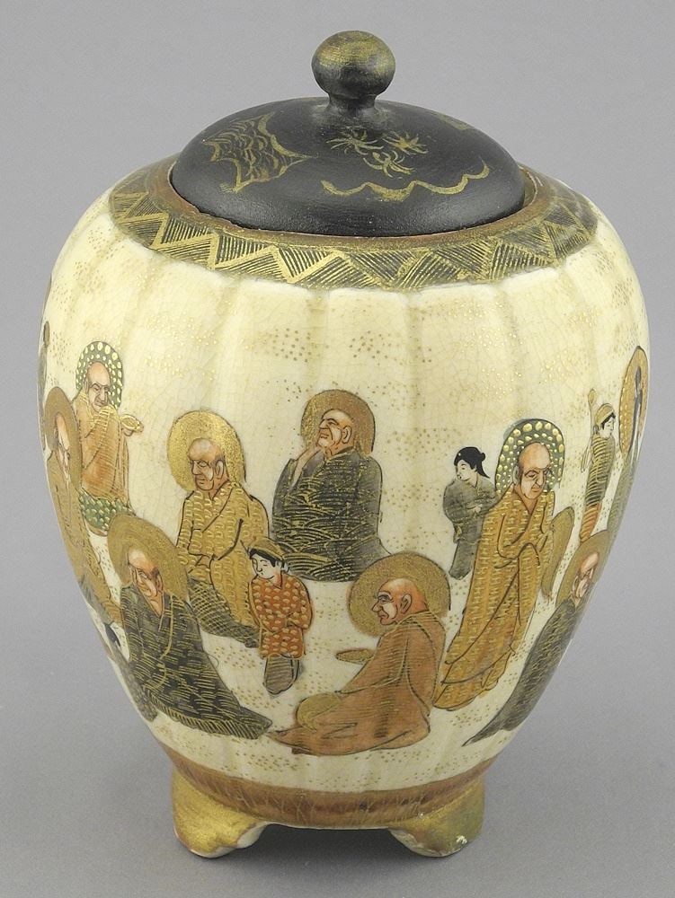 Satsuma Lobed Urn with Later Wood Cover, 4 5/8"h.: Satsuma Lobed Urn with Later Wood Cover, 4 5/8"h.