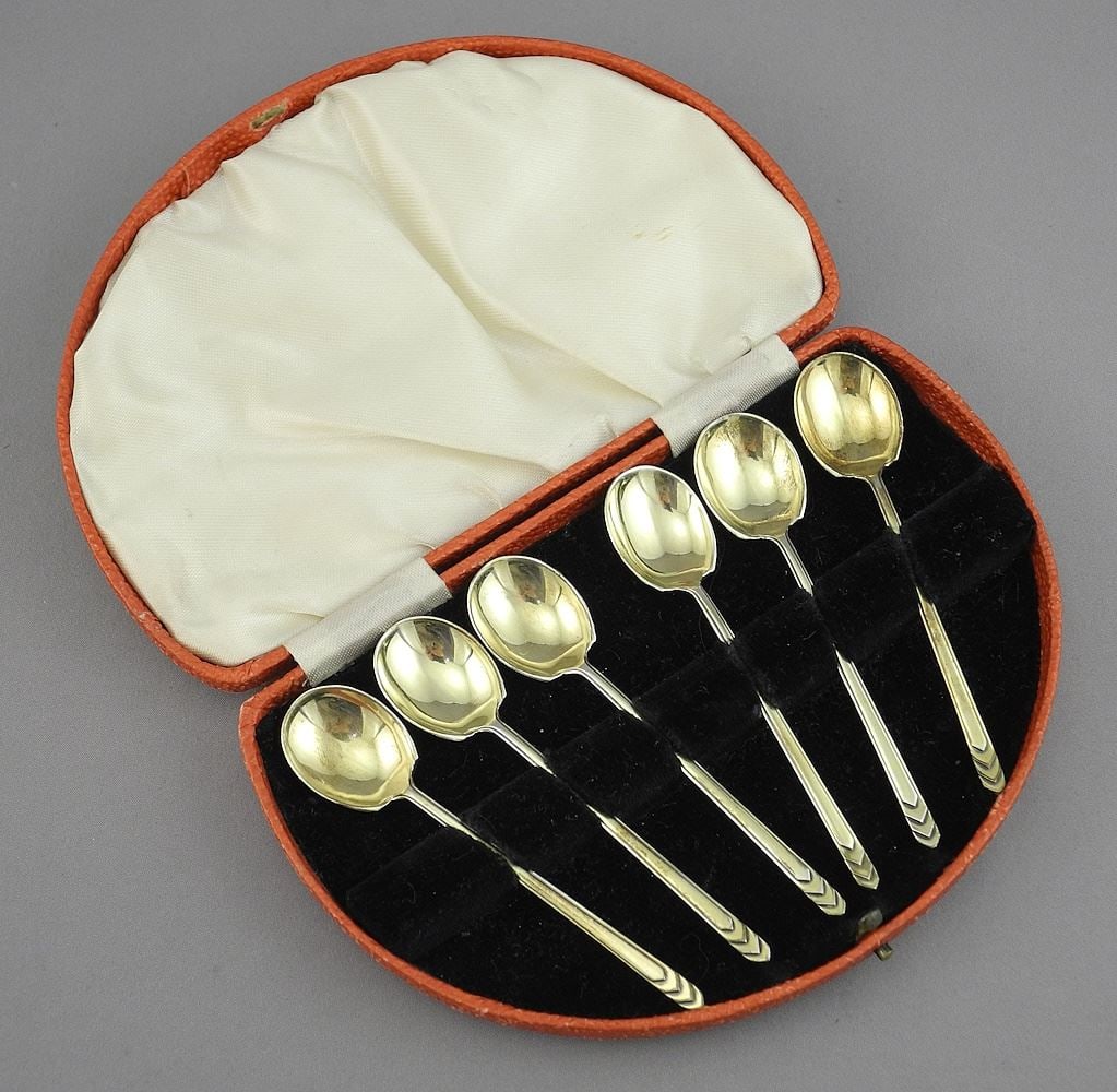 Set of 6 James Dixon & Sons Parcel Gilt Coffee Spoons in Faux Shagreen Case, 35g.: Set of 6 James Dixon & Sons Parcel Gilt Coffee Spoons in Faux Shagreen Case, 35g.