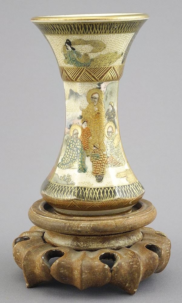 Satsuma Octagonal Vase with Round Rim (4 5/8"h) with Wood Stand.: Satsuma Octagonal Vase with Round Rim (4 5/8"h) with Wood Stand.