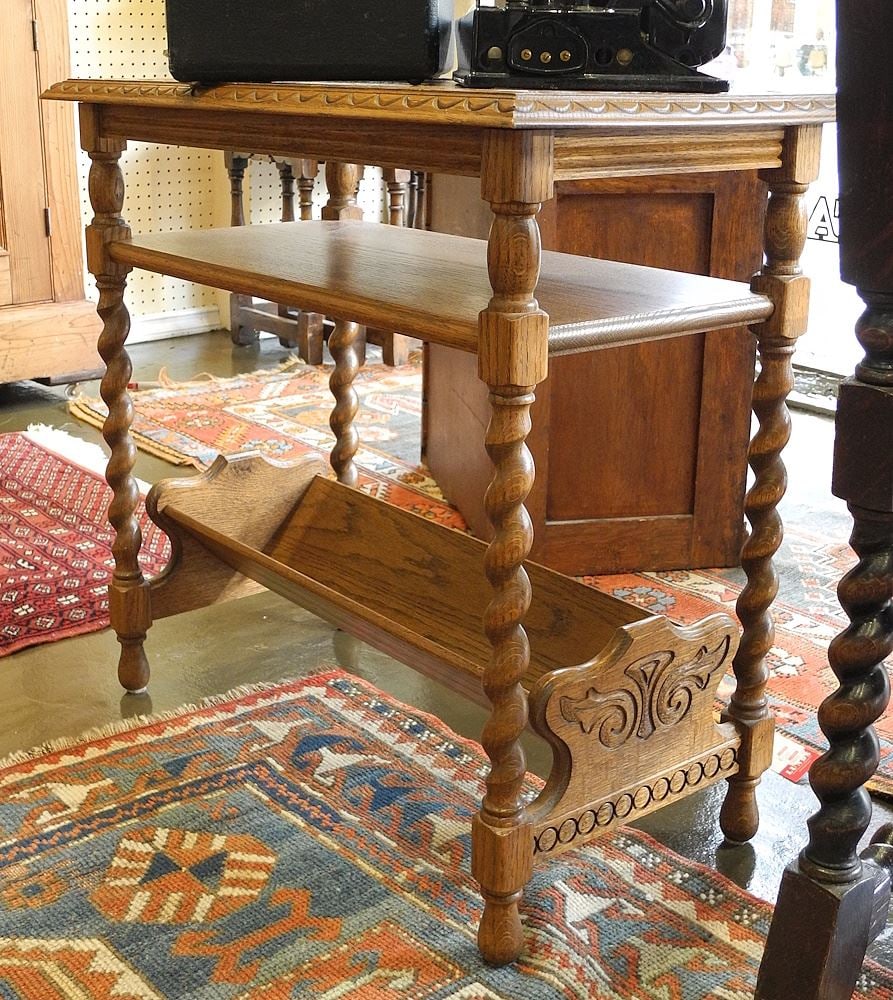 Carved Oak Barley Twist End Table, 24 1/2". (1 of 2)