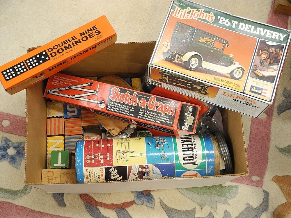 Collection of Old Toys: Tinker Toys / Revell / Blocks.: Collection of Old Toys: Tinker Toys / Revell / Blocks.