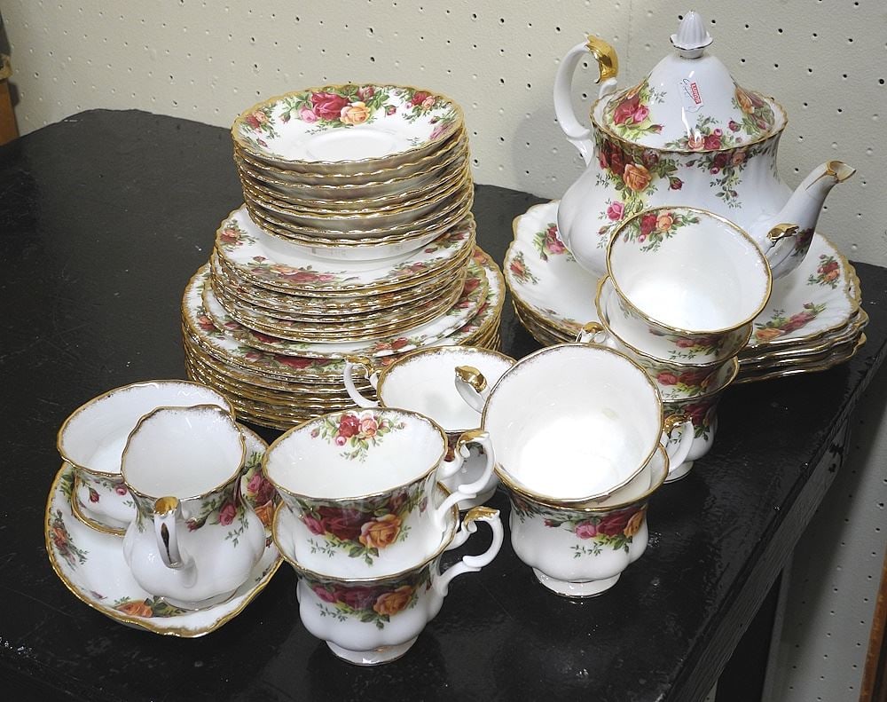 Collection of Royal Albert "Old Country Roses" China.: Collection of Royal Albert "Old Country Roses" China.