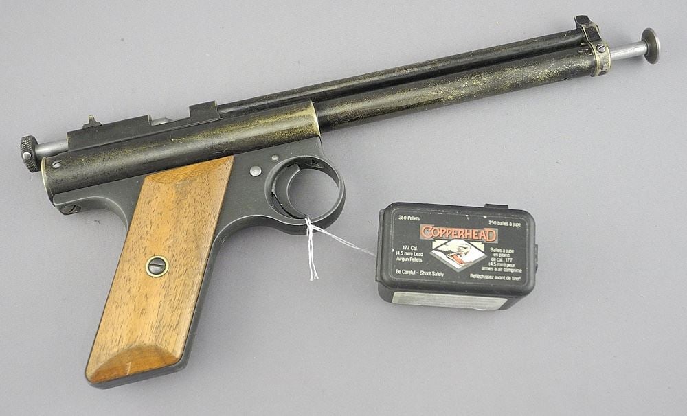 C.1935 Benjamin Air Rifle Co.177 Air Pistol, 10 7/8"L (works but low pressure).: C.1935 Benjamin Air Rifle Co.177 Air Pistol, 10 7/8"L (works but low pressure).