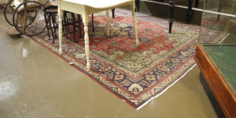 Handknotted Persian Carpet Approx. 10'8" x 7'7".: Handknotted Persian Carpet Approx. 10'8" x 7'7".