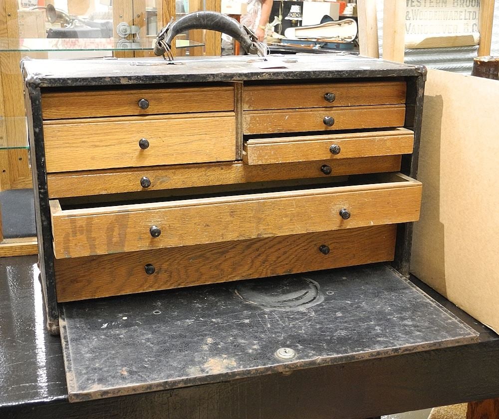 Antique Machinists Tool Chest, As Found - no key, 12 1/2" x 20 1/8" x 9 1/2". (1 of 2)