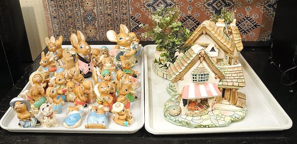 Collection of Pendelfin Figurines & Dioramas.: Collection of Pendelfin Figurines & Dioramas.