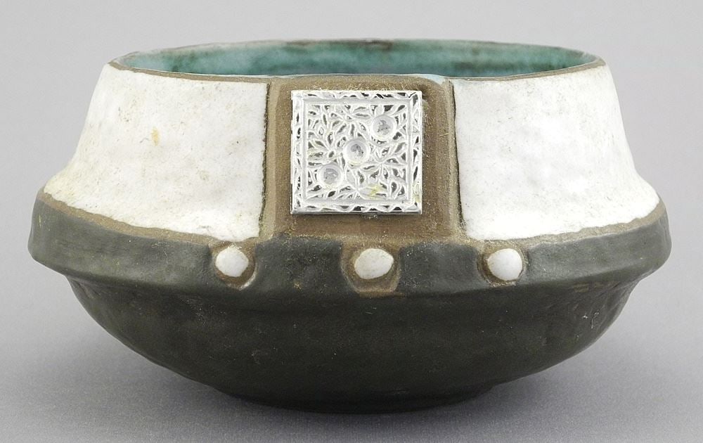 Ceramano Pottery "Domino" Bowl, Design: Hans Welling, 2 3/4 x 5 1/8" Diameter.: Ceramano Pottery "Domino" Bowl, Design: Hans Welling, 2 3/4 x 5 1/8" Diameter.
